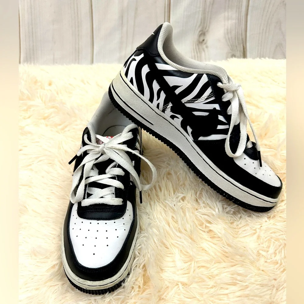 Nike Air Force 1 Low 'Zebra Print' CU4687-100, Youth Boys size 6.5 - Picture 4 of 8